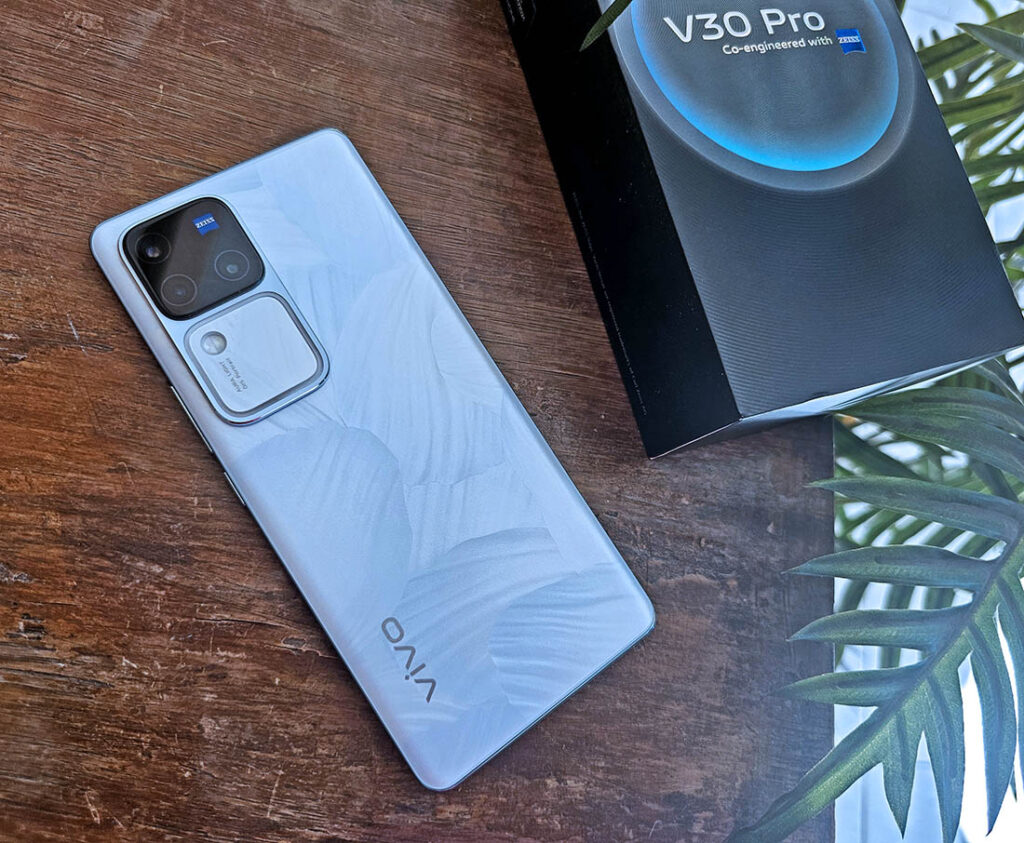 Vivo V30 Pro smartphone : वीवो का यह स्मार्टफोन बन गया अब जवां दिलो की धड़कन, जाने फीचर्स !