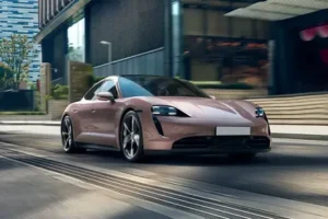 Porsche Taycan Car : अब बोल्ड डिजाइन के साथ आपके होश उड़ाने आ रही है नयी इलेक्ट्रिक कार Porsche Taycan Car