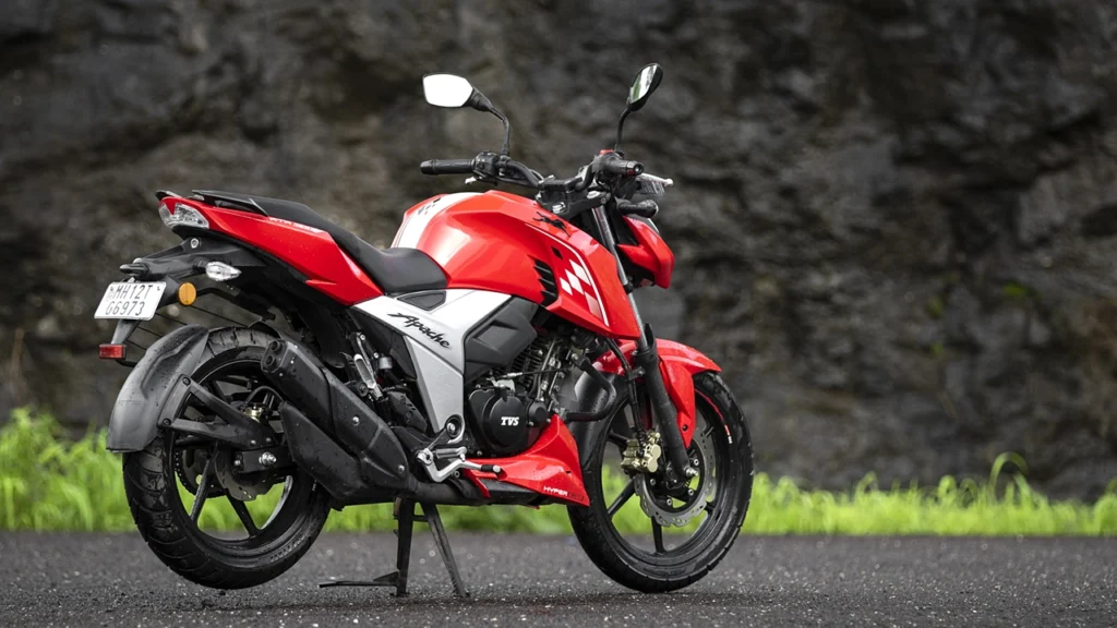 New TVS Apache RTR 160 4V : आ गयी तहलका मचाने स्पोर्टी लुक वाली टीवीएस की न्यू बाइक, जाने कीमत !