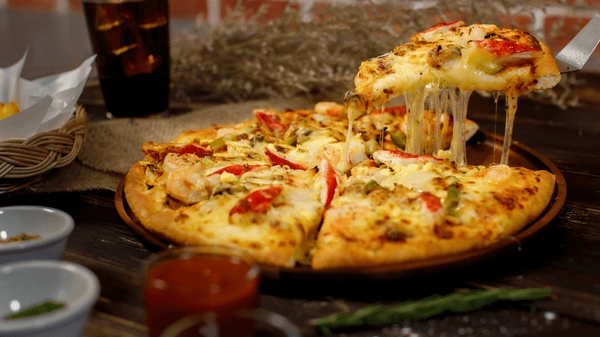 YUMMY CHEESE PIZZA : बाजार जैसा स्वादिष्ट पिज़्ज़ा अब घर पर करें तैयार, स्वाद भी और सेहत भी !