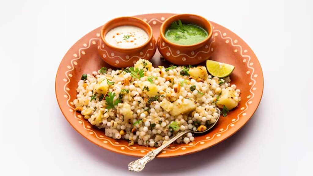 SABUDAANA SPECIAL KHICHADI 2024 : साबूदाने की स्वादिष्ट खिचड़ी करेगी आपके व्रत का मजा दोगुना !