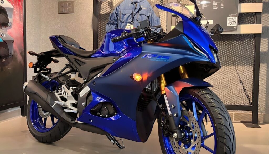 Yamaha R15 V4