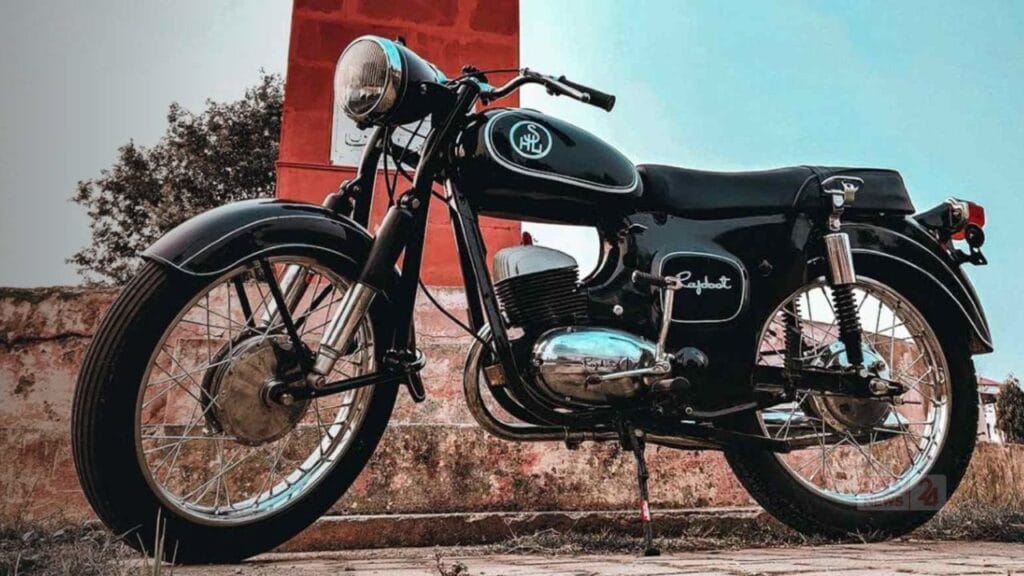 Royal Enfield की पुंगी बजाने आ रही है New Rajdoot 350, दमदार माइलेज और स्टाइलिश लुक के साथ होगी सस्ती कीमत में लॉन्च