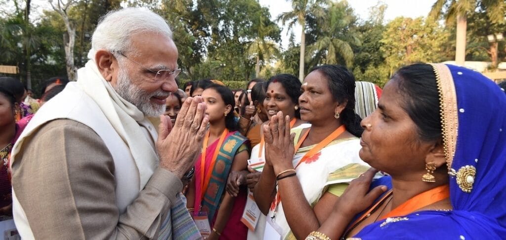 महिलाओं के नाम टू व्हीलर खरीद पर ₹36,000 तक की छूट – बाइक सस्ती कैसे खरीदें 2025