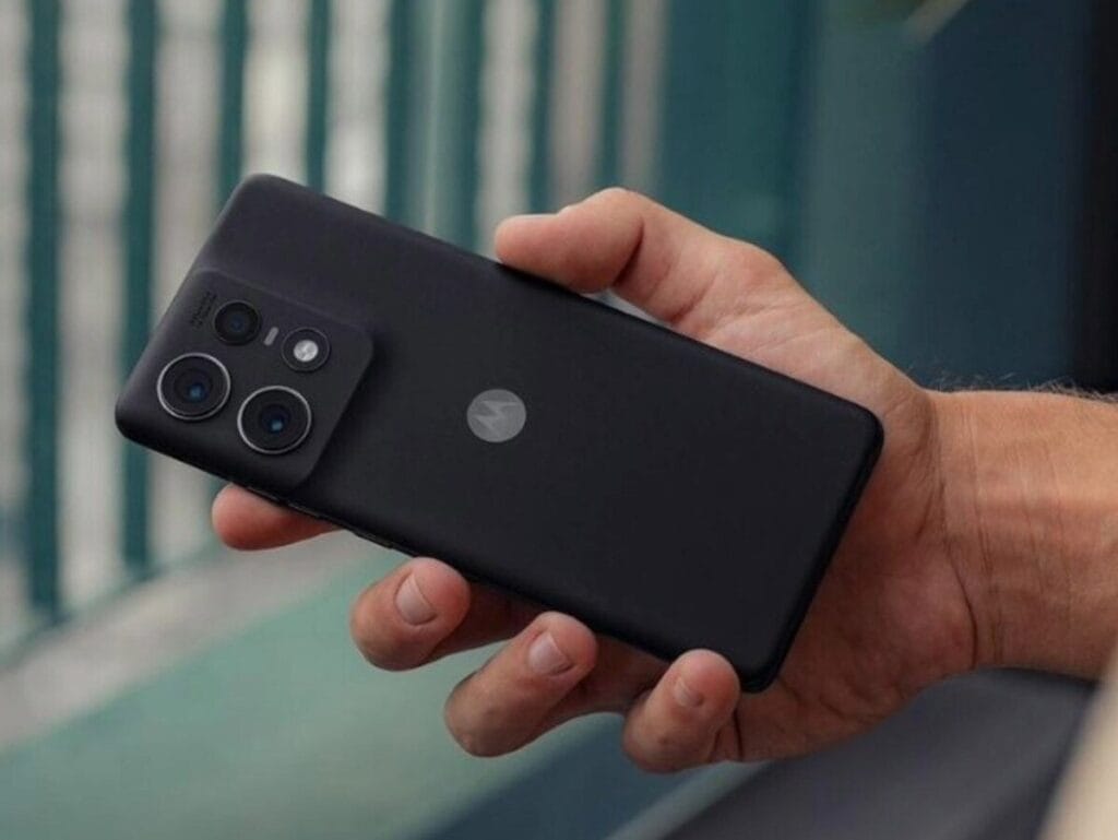 Motorola premium phone with massive selfie performance