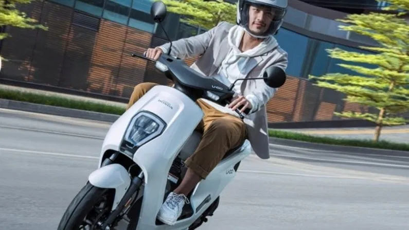 निकाल लो शुभ मुहूर्त और तोड़ दो FD… लॉन्च हो रहा है Honda Icon E स्कूटर, 180km रेंज और धांसू फीचर्स के साथ
